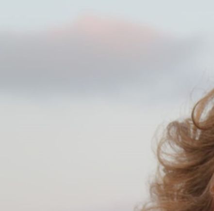 
Ik ben Liesbeth Meuldijk, ervaren Hypnose & Regressie specialist. USBCH- Hypnosis Safety en AGB- therapeut, SP- Regressie, NLP  beroepscoach en trainer.  Fijn je ook mijn site vond, net als ruim 62.000 eerdere bezoekers!
